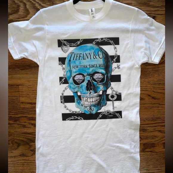 💙Skull Designer Tee💙 - Picture 2 of 2